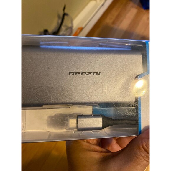 NWT Depzol USB C Hub 8 in 1 Dock for MacBook Pro 2018, 2017, 2016 SD card reader - Picture 10 of 12